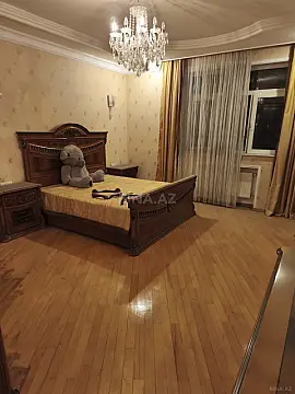 Kirayə verilir 3 otaqlı mənzil 150 m²