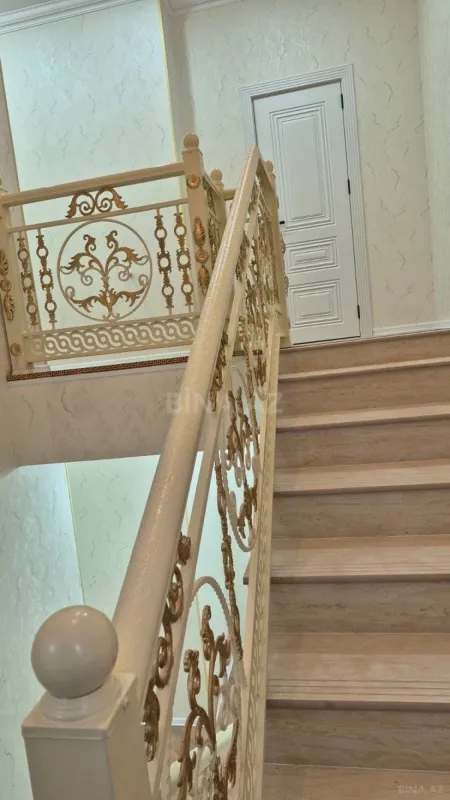 Satılır 6 otaqlı həyət evi 250 m²