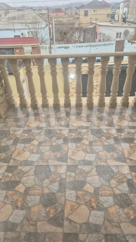 Satılır 6 otaqlı həyət evi 250 m²