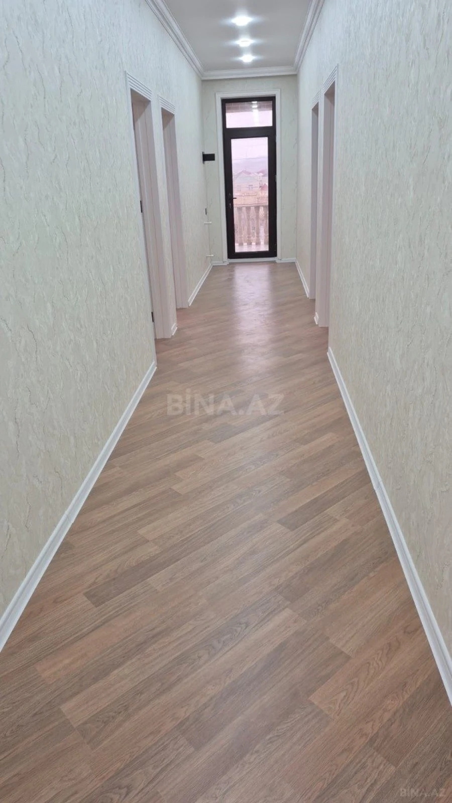 Satılır 6 otaqlı həyət evi 250 m²