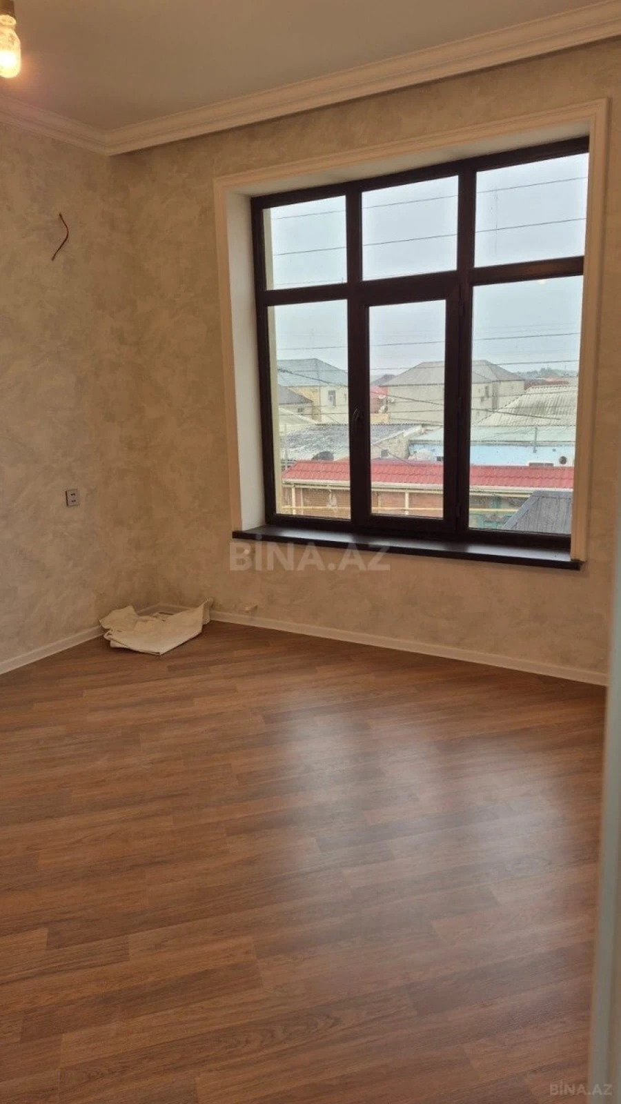 Satılır 6 otaqlı həyət evi 250 m²