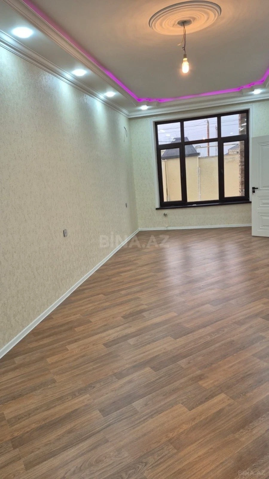 Satılır 6 otaqlı həyət evi 250 m²