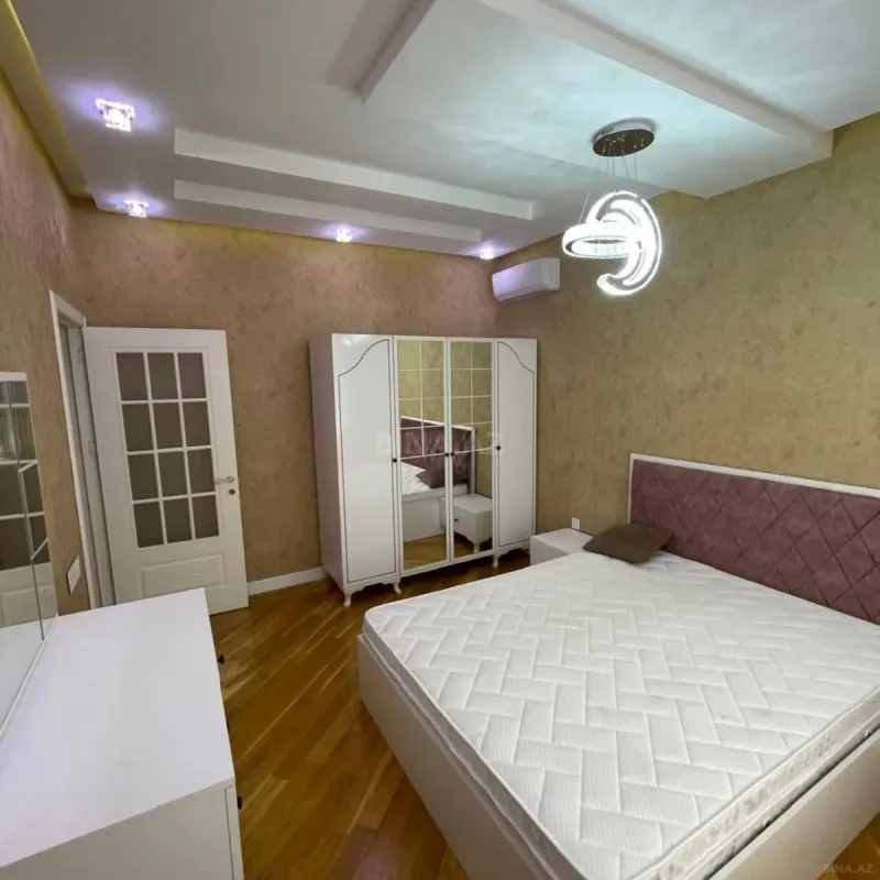 Kirayə verilir 6 otaqlı həyət evi 320 m²