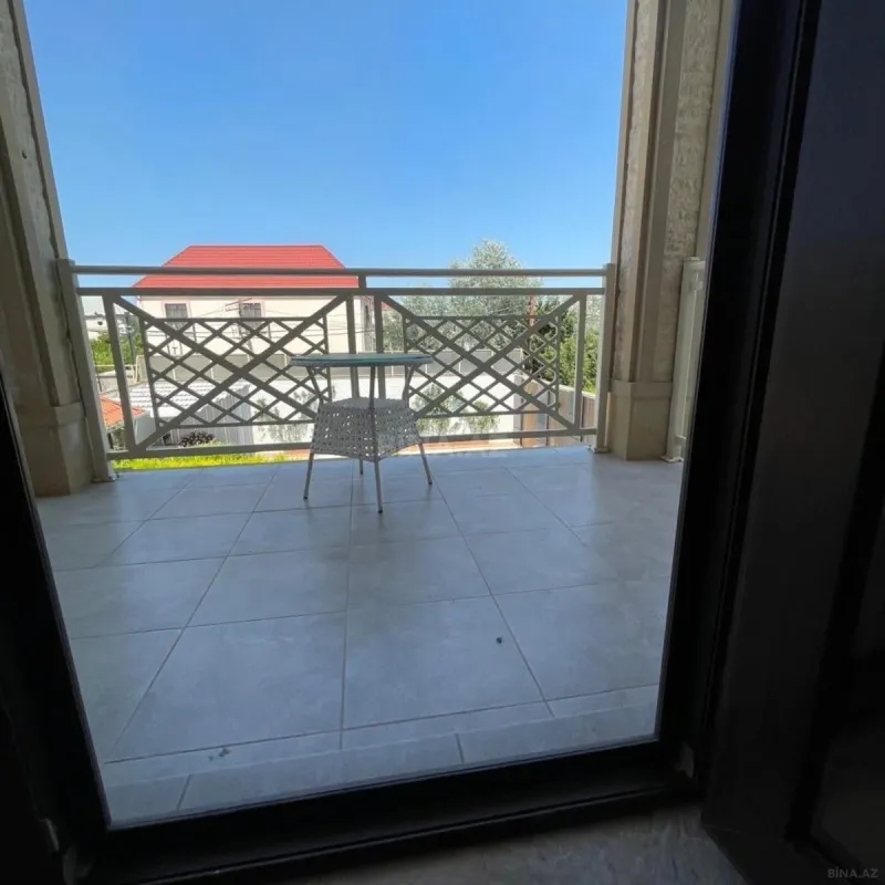 Kirayə verilir 6 otaqlı həyət evi 320 m²