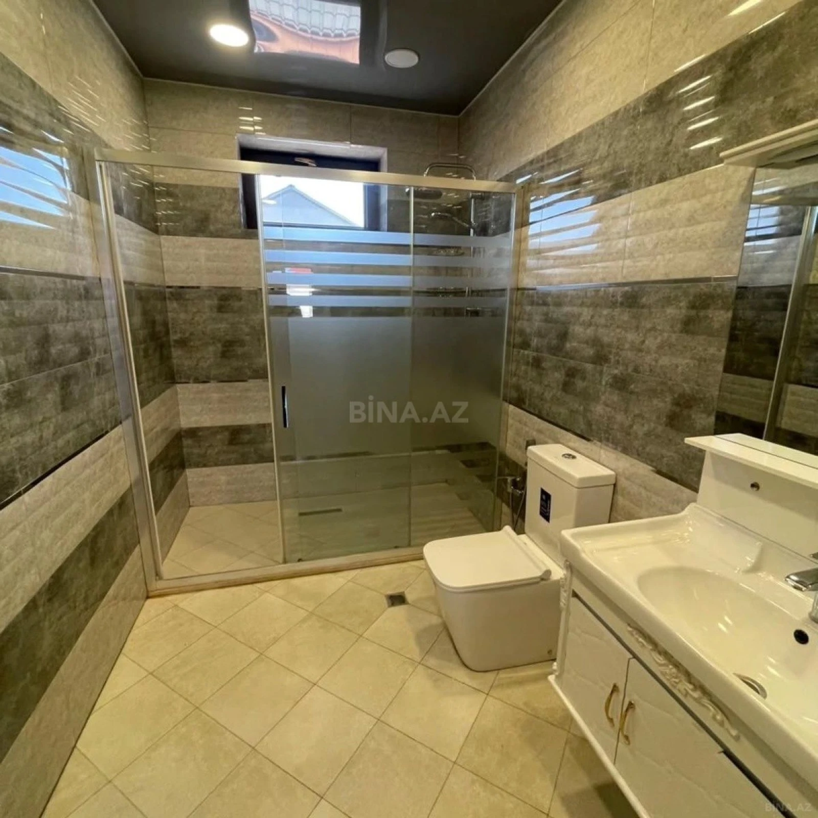 Kirayə verilir 6 otaqlı həyət evi 320 m²