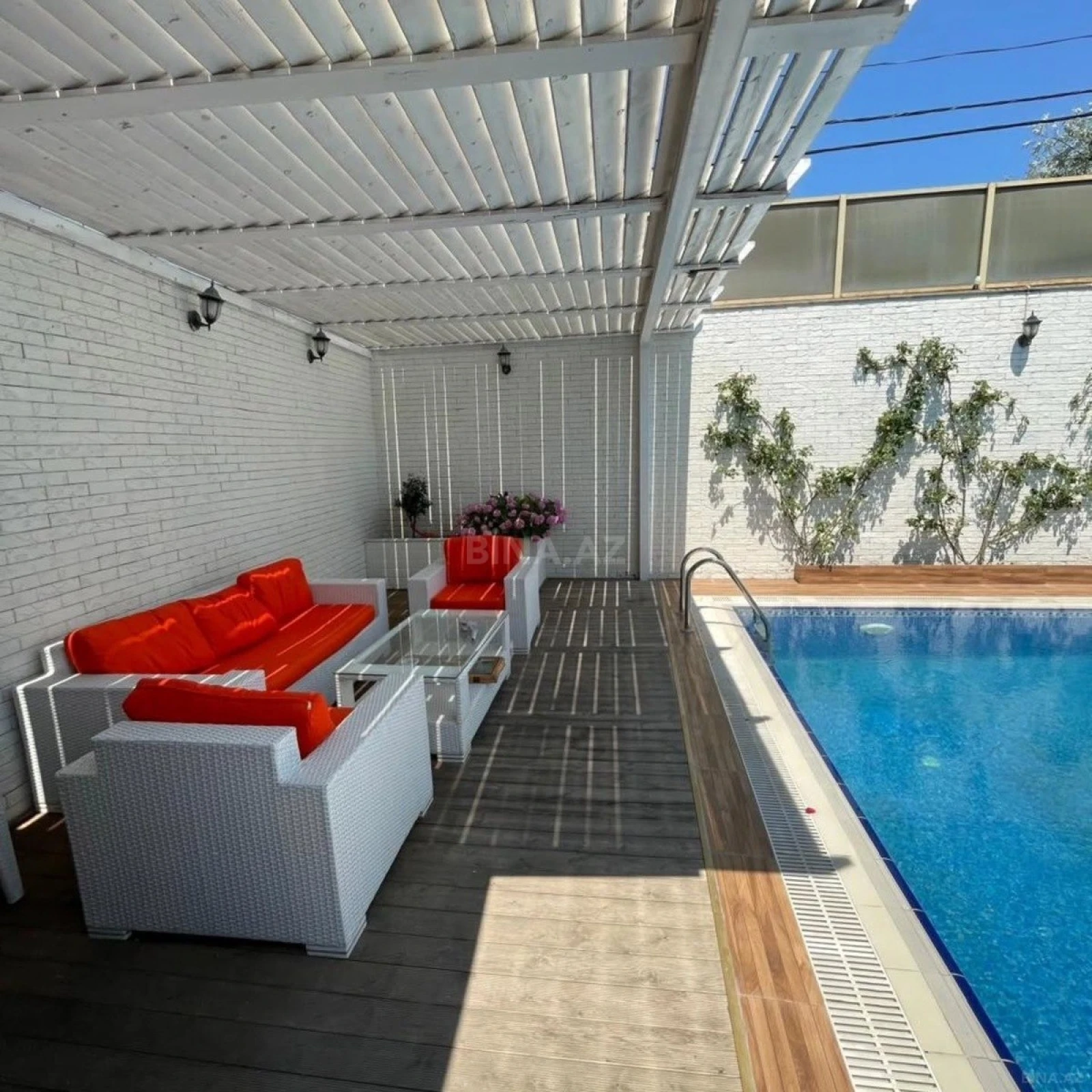 Kirayə verilir 6 otaqlı həyət evi 320 m²