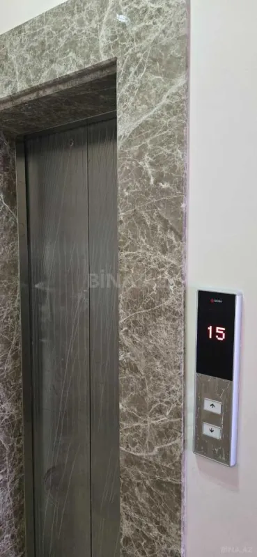Satılır 3 otaqlı mənzil 138 m²