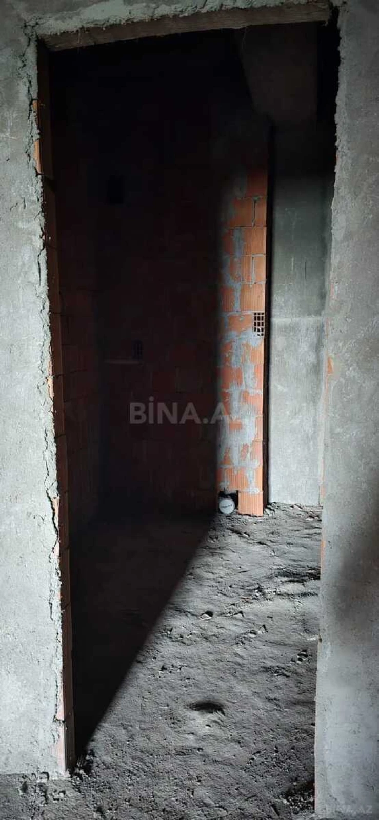 Satılır 3 otaqlı mənzil 138 m²