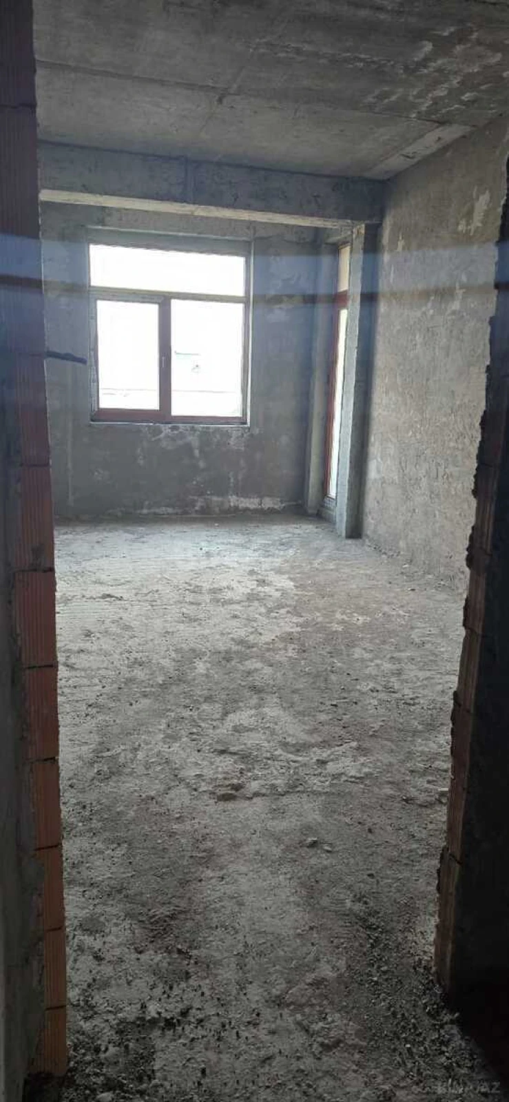 Satılır 3 otaqlı mənzil 138 m²