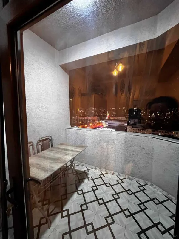 Kirayə verilir 2 otaqlı mənzil 85 m²