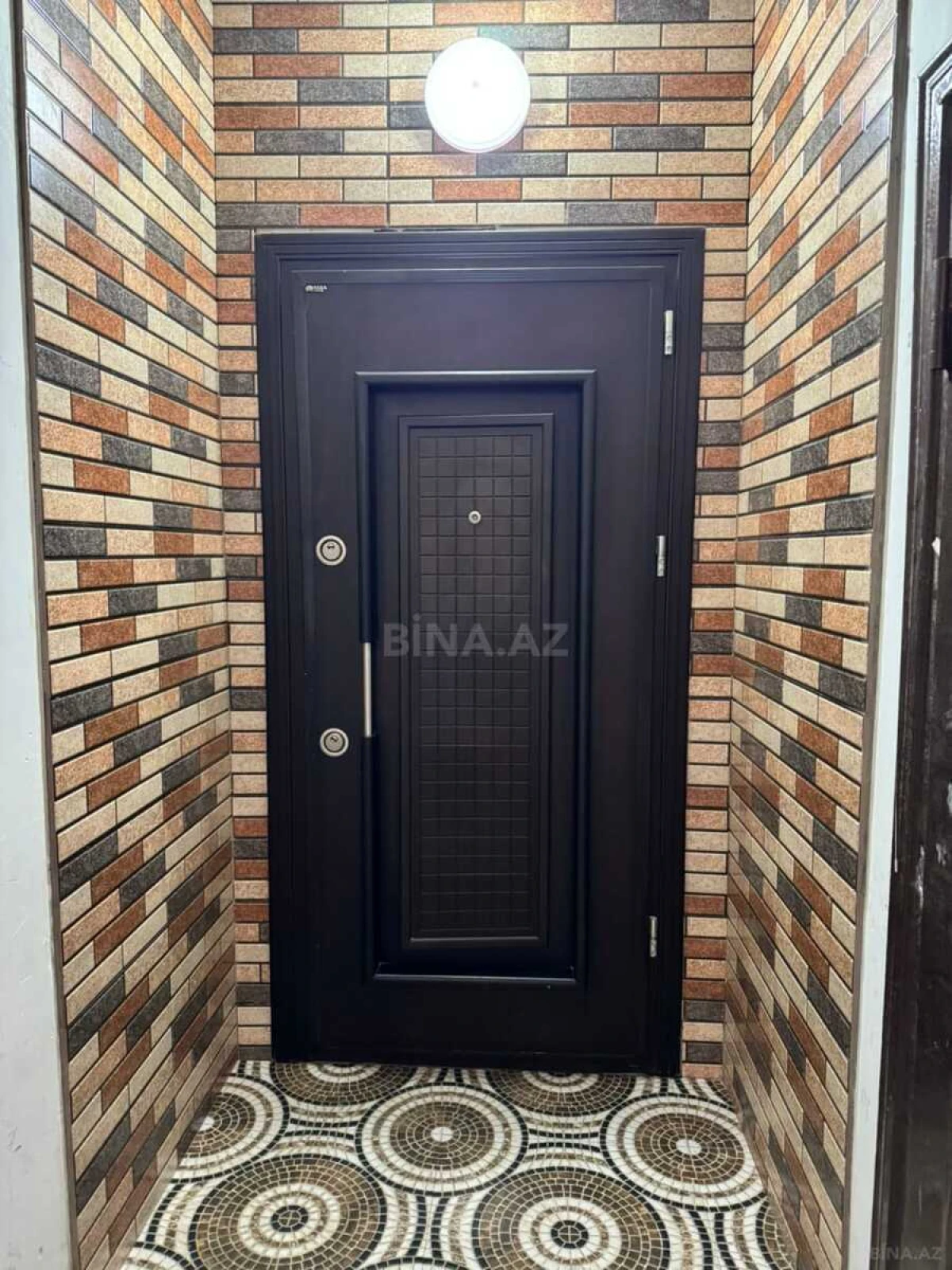 Satılır 5 otaqlı mənzil 147 m²