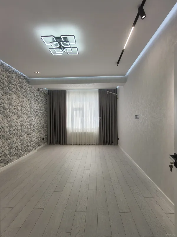 Satılır 3 otaqlı mənzil 118 m²