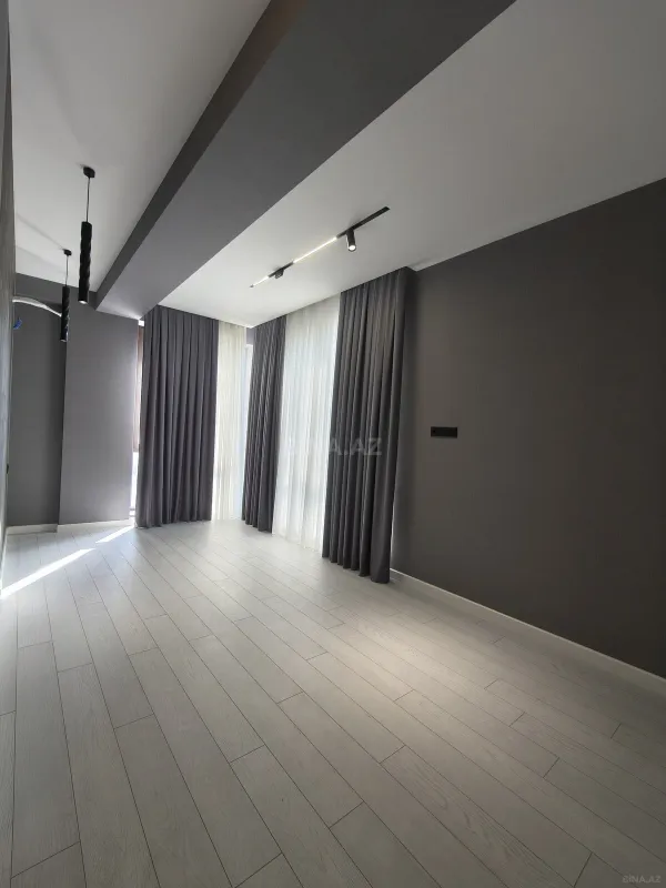 Satılır 3 otaqlı mənzil 118 m²