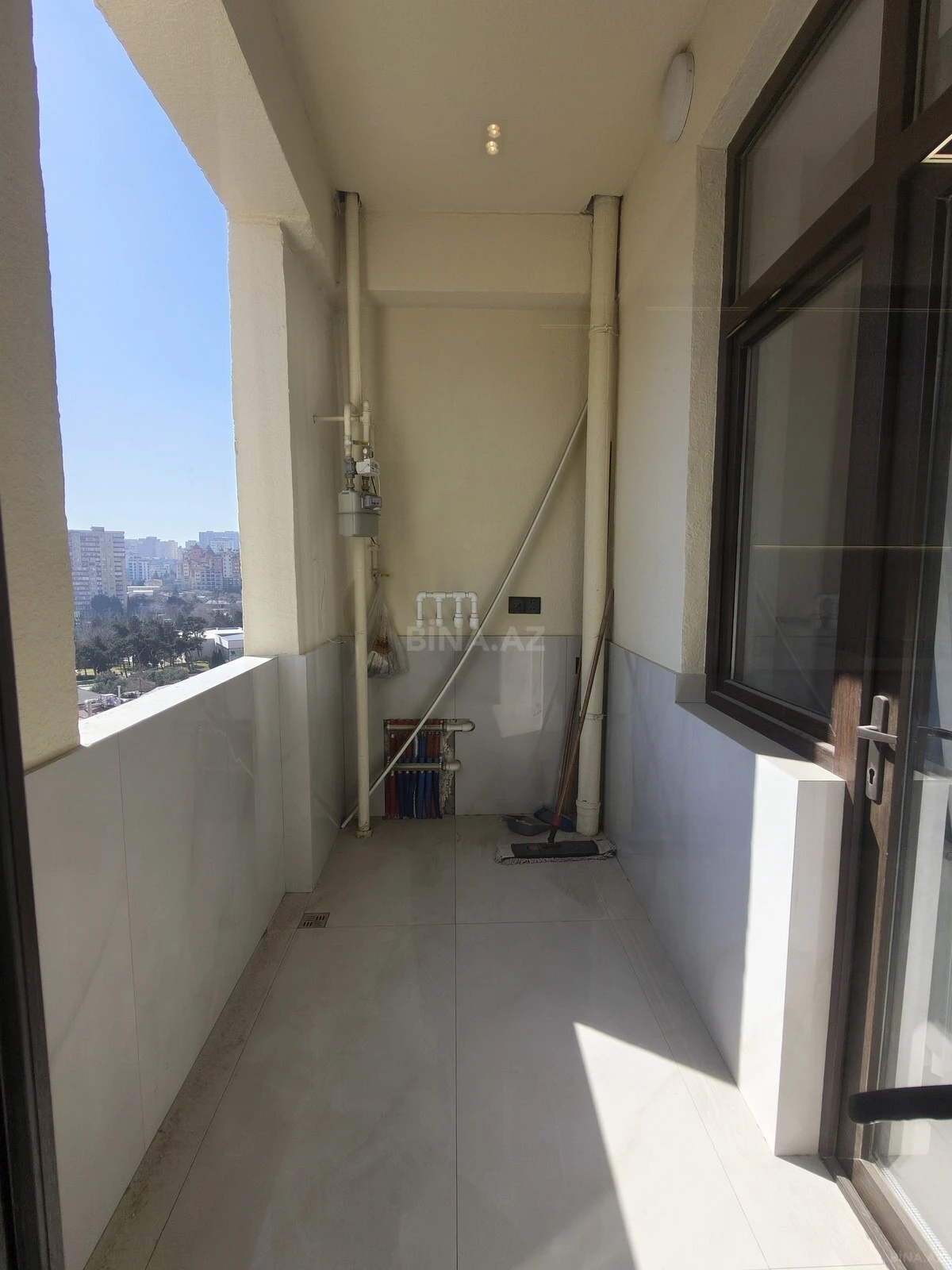 Satılır 3 otaqlı mənzil 118 m²