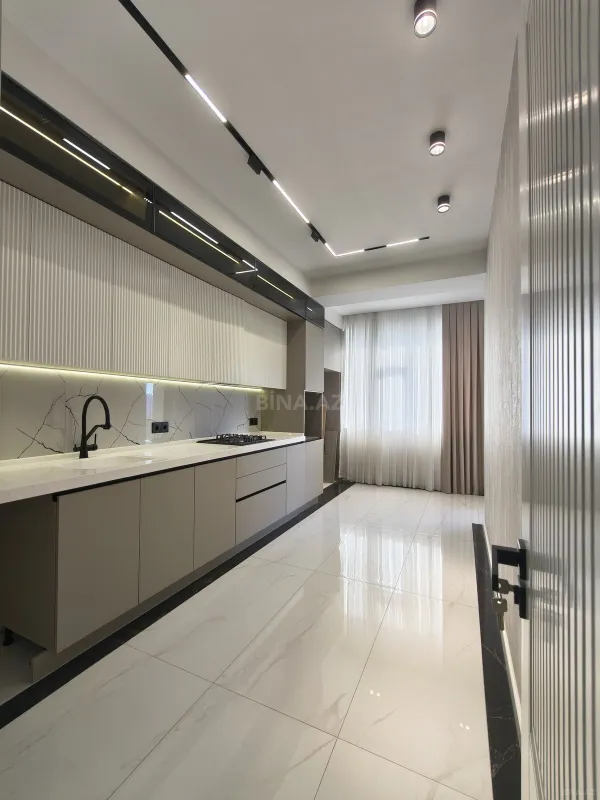 Satılır 3 otaqlı mənzil 118 m²