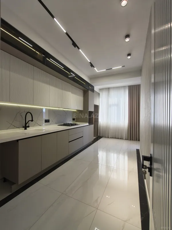 Satılır 3 otaqlı mənzil 118 m²