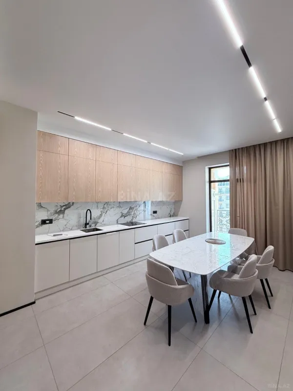 Kirayə verilir 2 otaqlı mənzil 96 m²