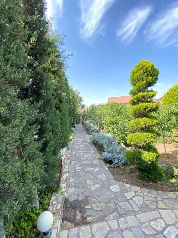 Kirayə verilir 5 otaqlı həyət evi 360 m²