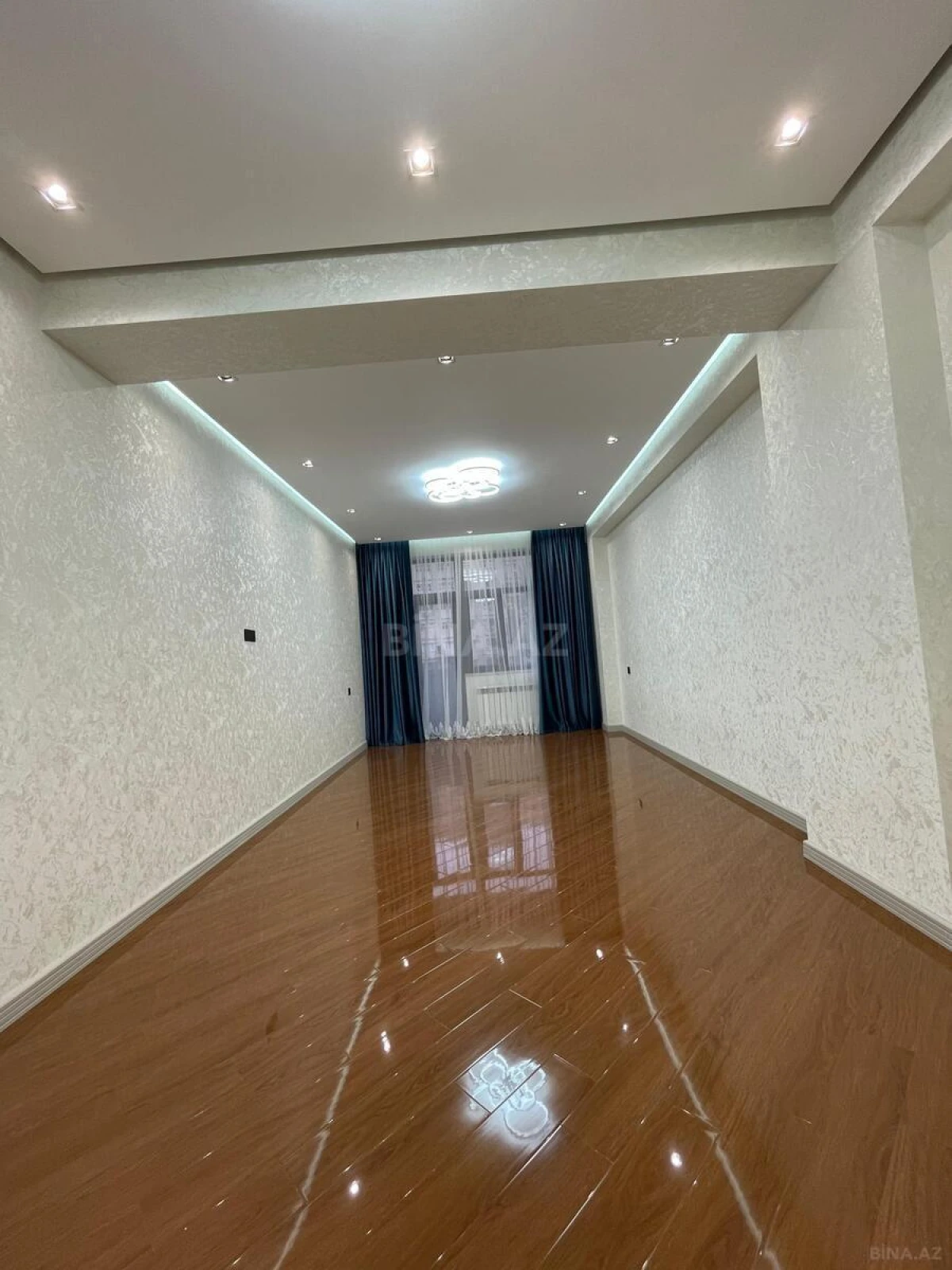 Satılır 3 otaqlı mənzil 150 m²