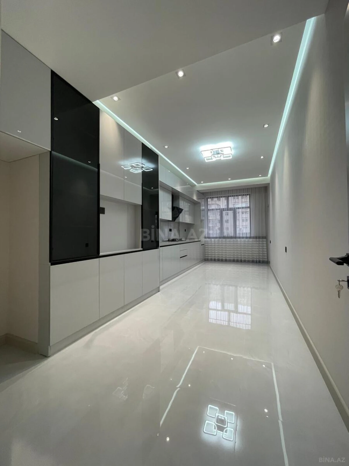 Satılır 3 otaqlı mənzil 150 m²
