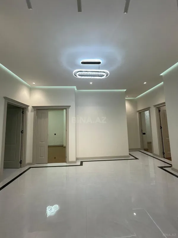 Satılır 3 otaqlı mənzil 150 m²
