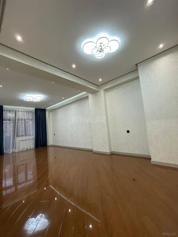 Satılır 3 otaqlı mənzil 150 m²