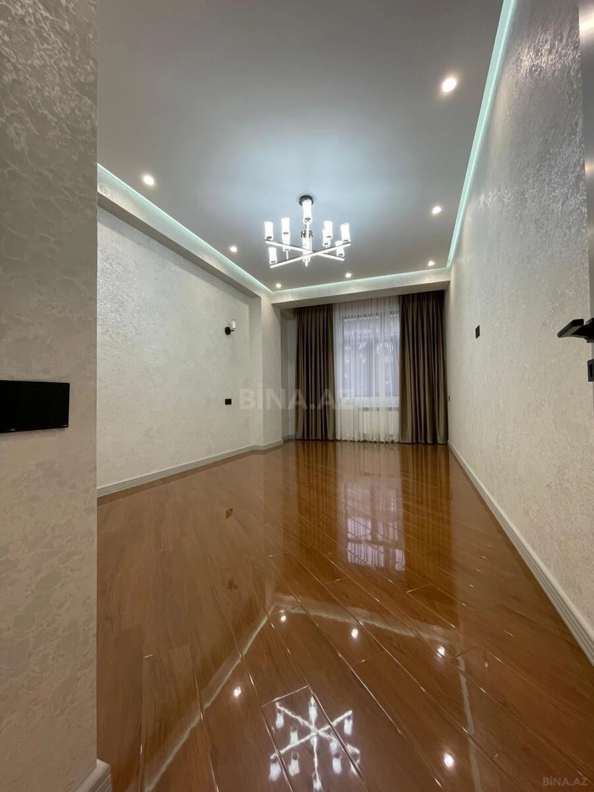 Satılır 3 otaqlı mənzil 150 m²