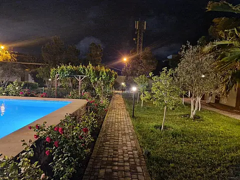 Kirayə verilir 5 otaqlı həyət evi 360 m²