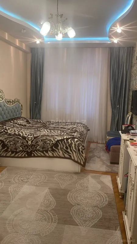 Satılır 3 otaqlı mənzil 120 m²