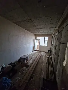 Satılır 4 otaqlı mənzil 137 m²