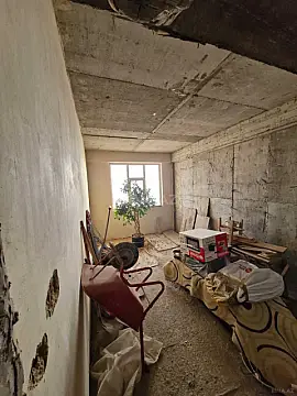 Satılır 4 otaqlı mənzil 137 m²
