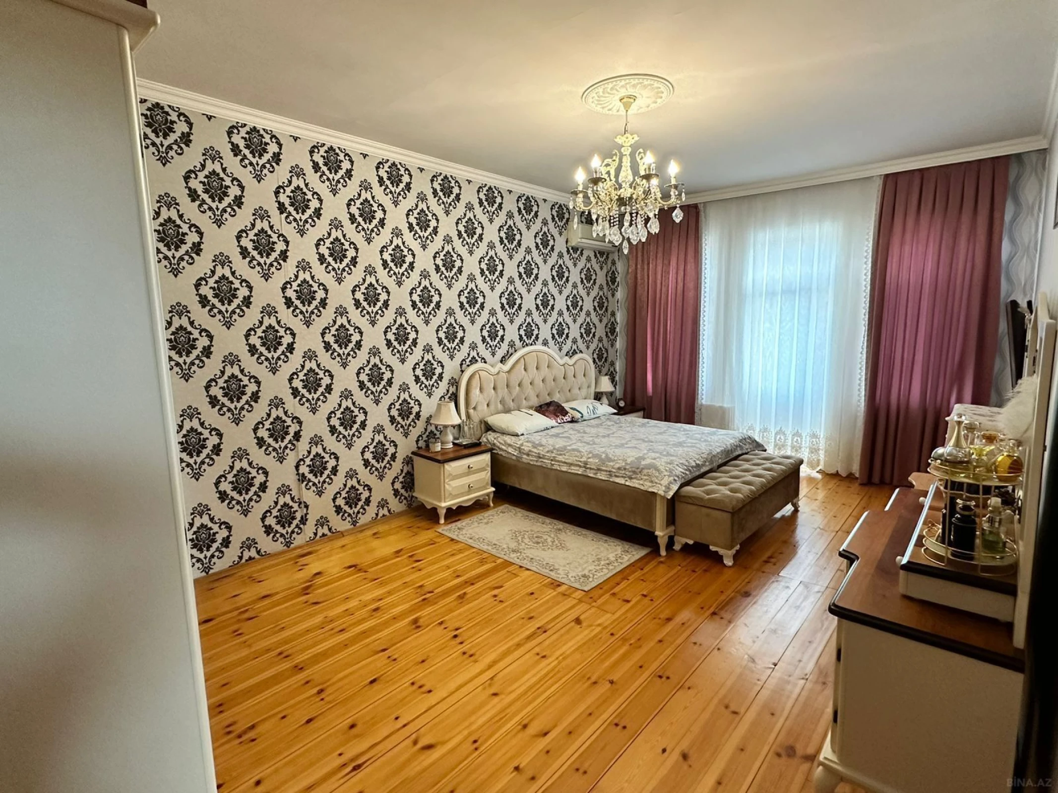 Satılır 6 otaqlı həyət evi 250 m²