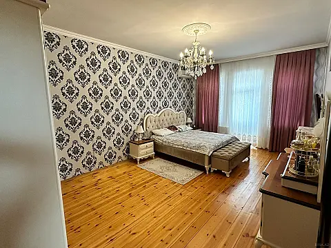 Satılır 6 otaqlı həyət evi 250 m²