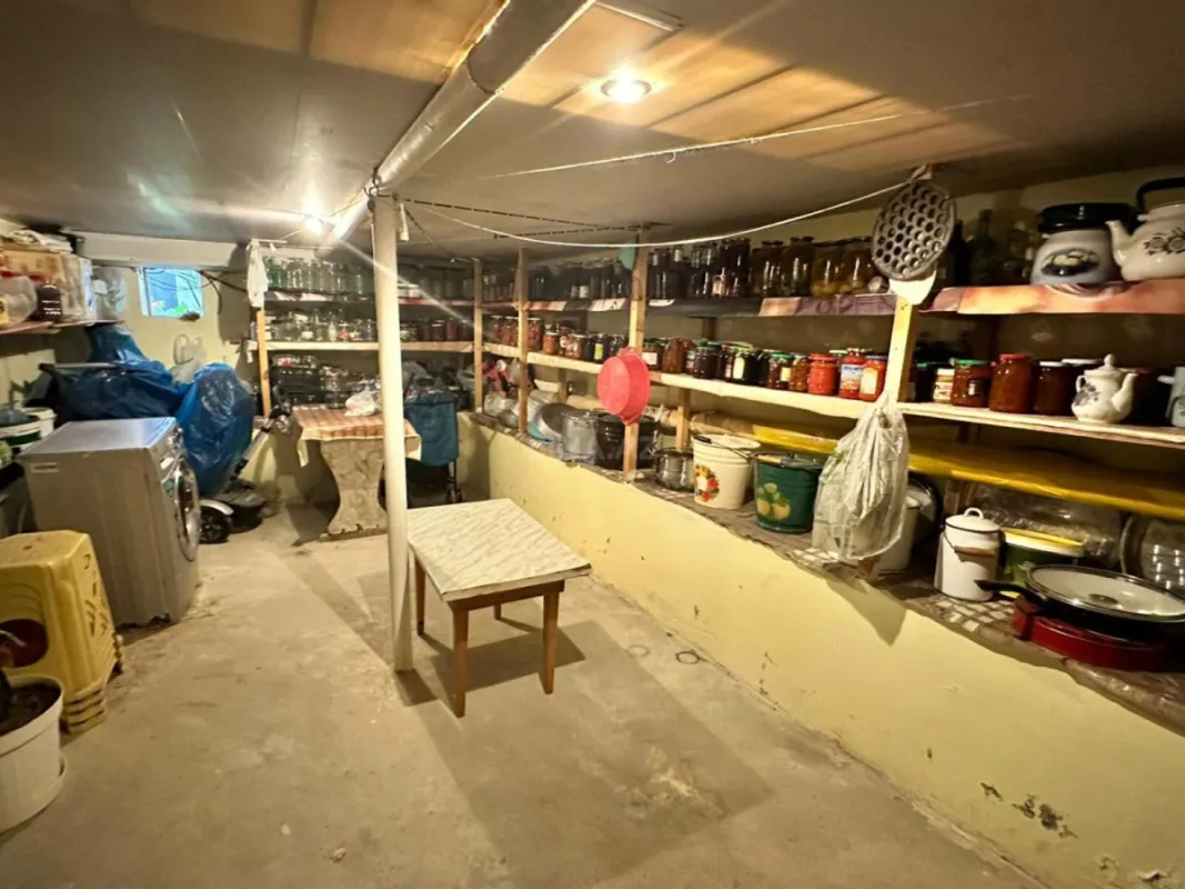 Satılır 6 otaqlı həyət evi 250 m²