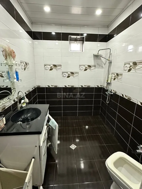 Satılır 6 otaqlı həyət evi 250 m²