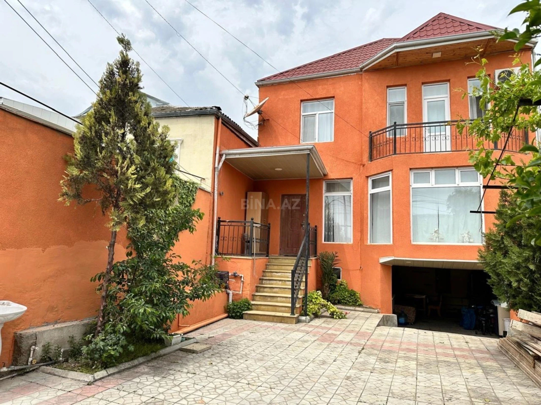 Satılır 6 otaqlı həyət evi 250 m²