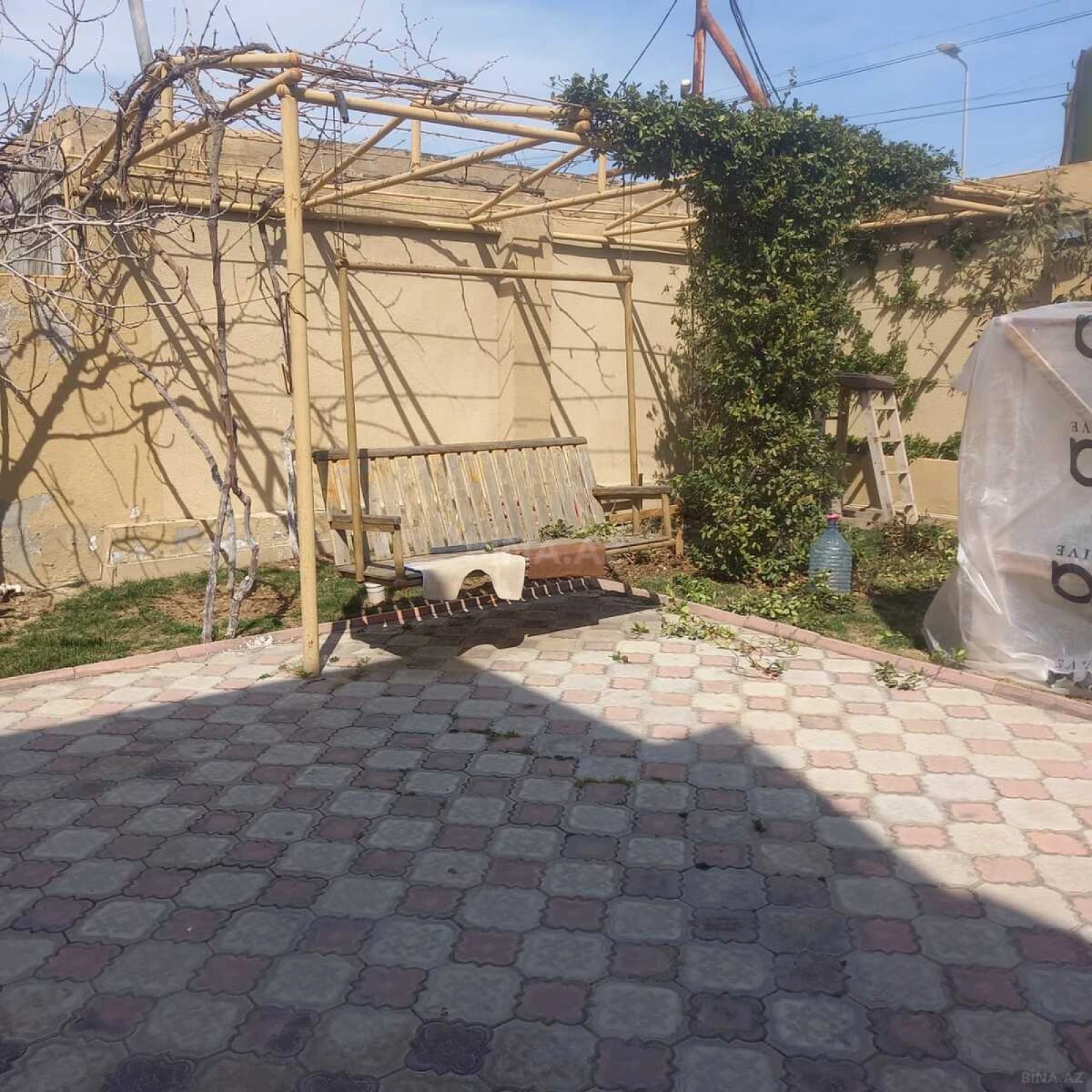 Satılır 6 otaqlı həyət evi 465 m²