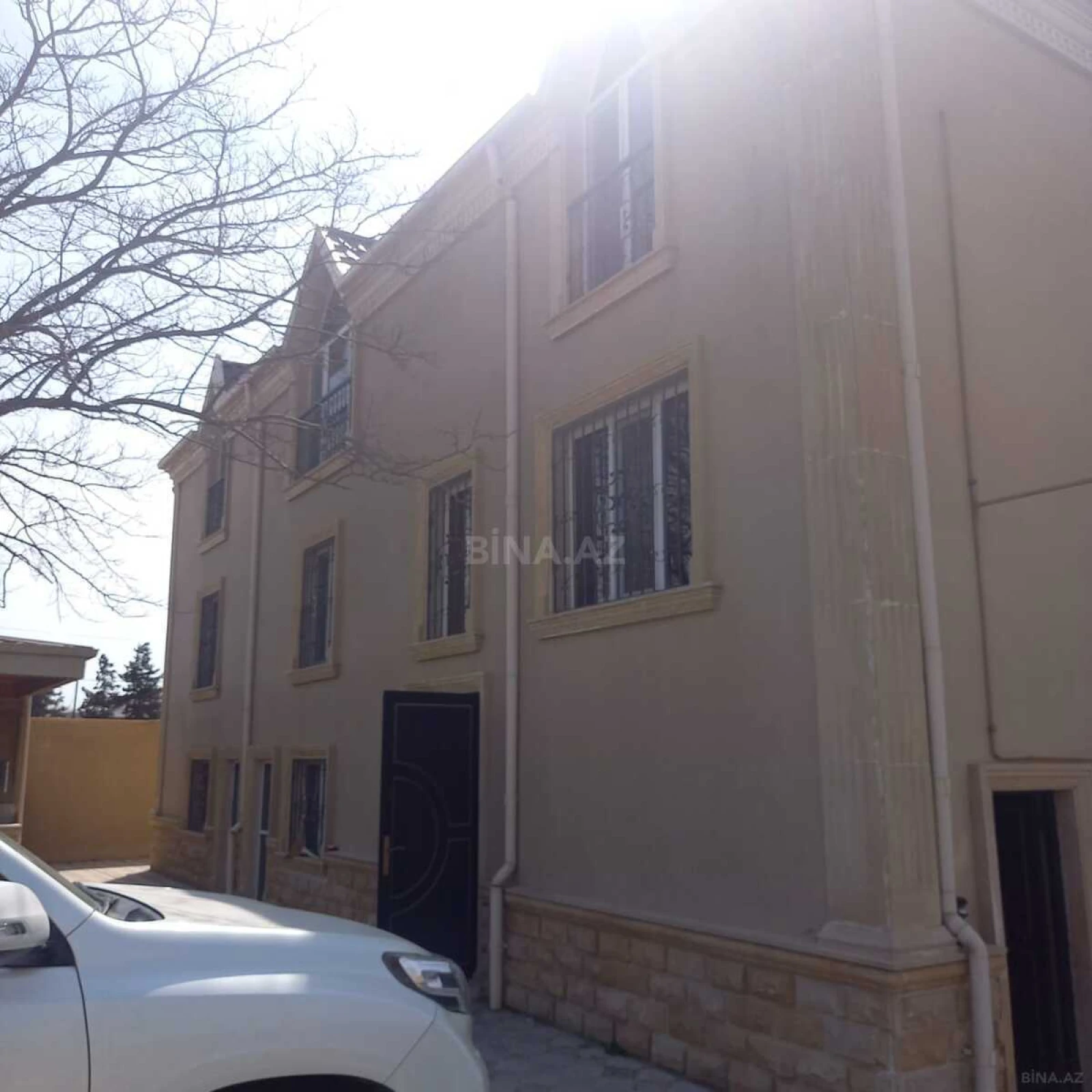 Satılır 6 otaqlı həyət evi 465 m²