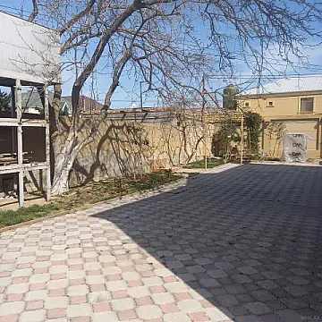 Satılır 6 otaqlı həyət evi 465 m²