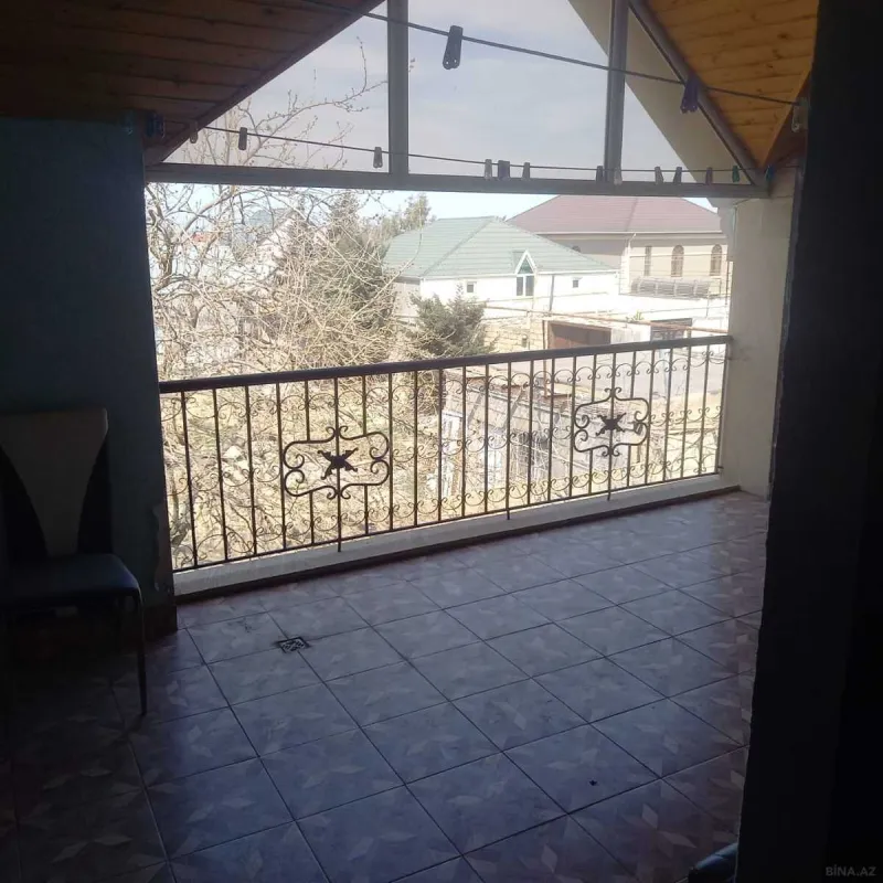 Satılır 6 otaqlı həyət evi 465 m²