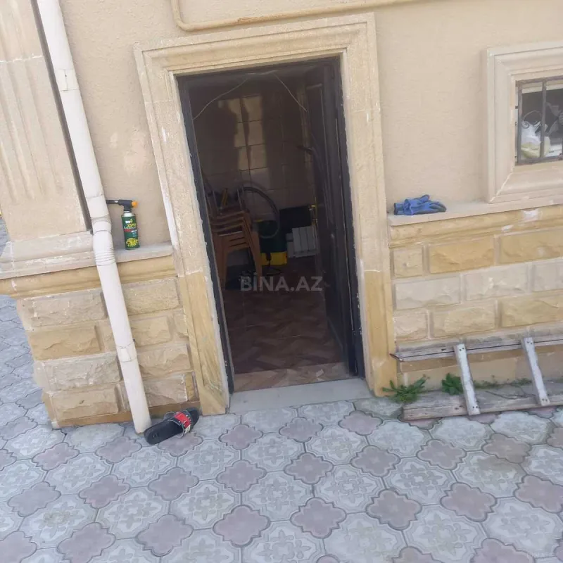 Satılır 6 otaqlı həyət evi 465 m²