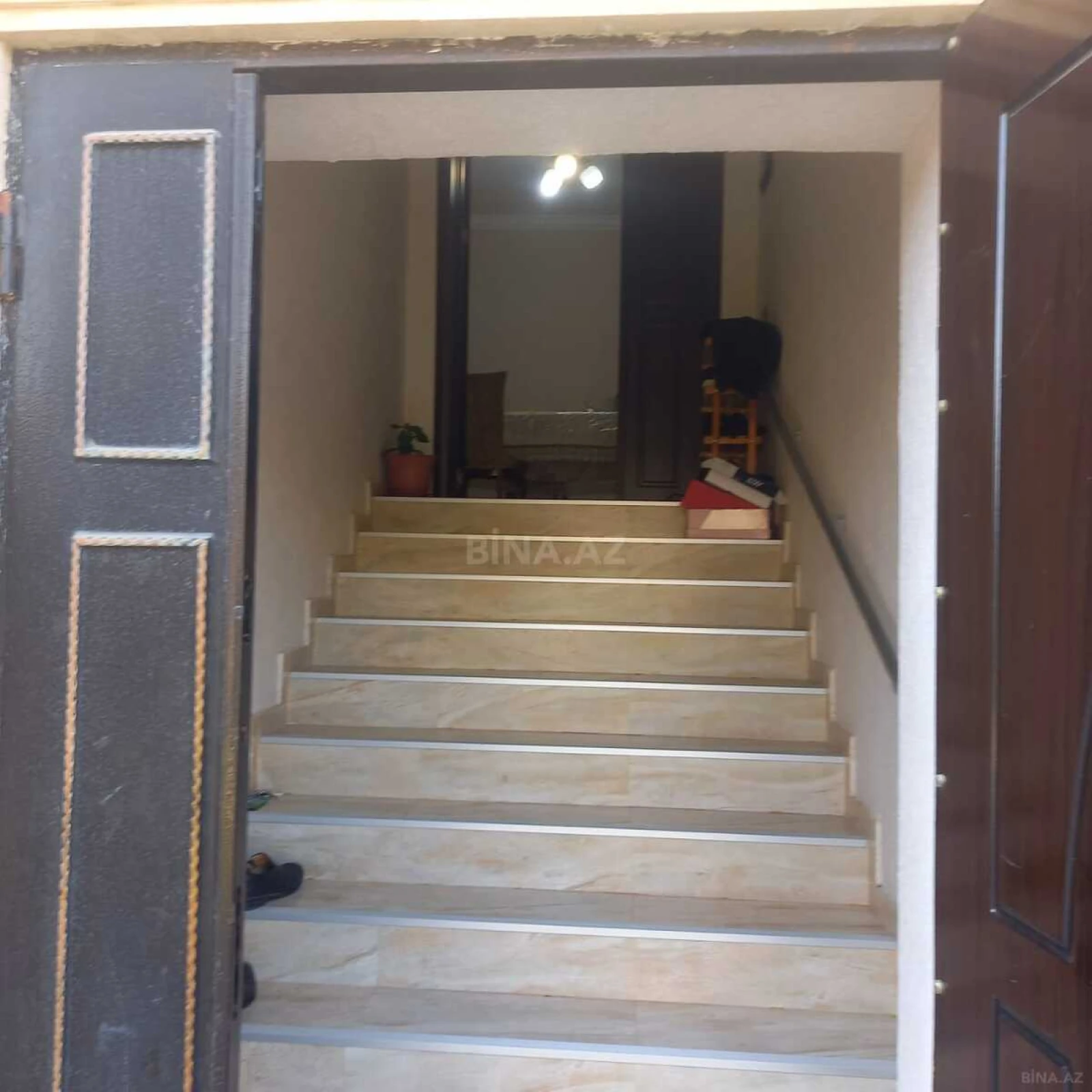 Satılır 6 otaqlı həyət evi 465 m²