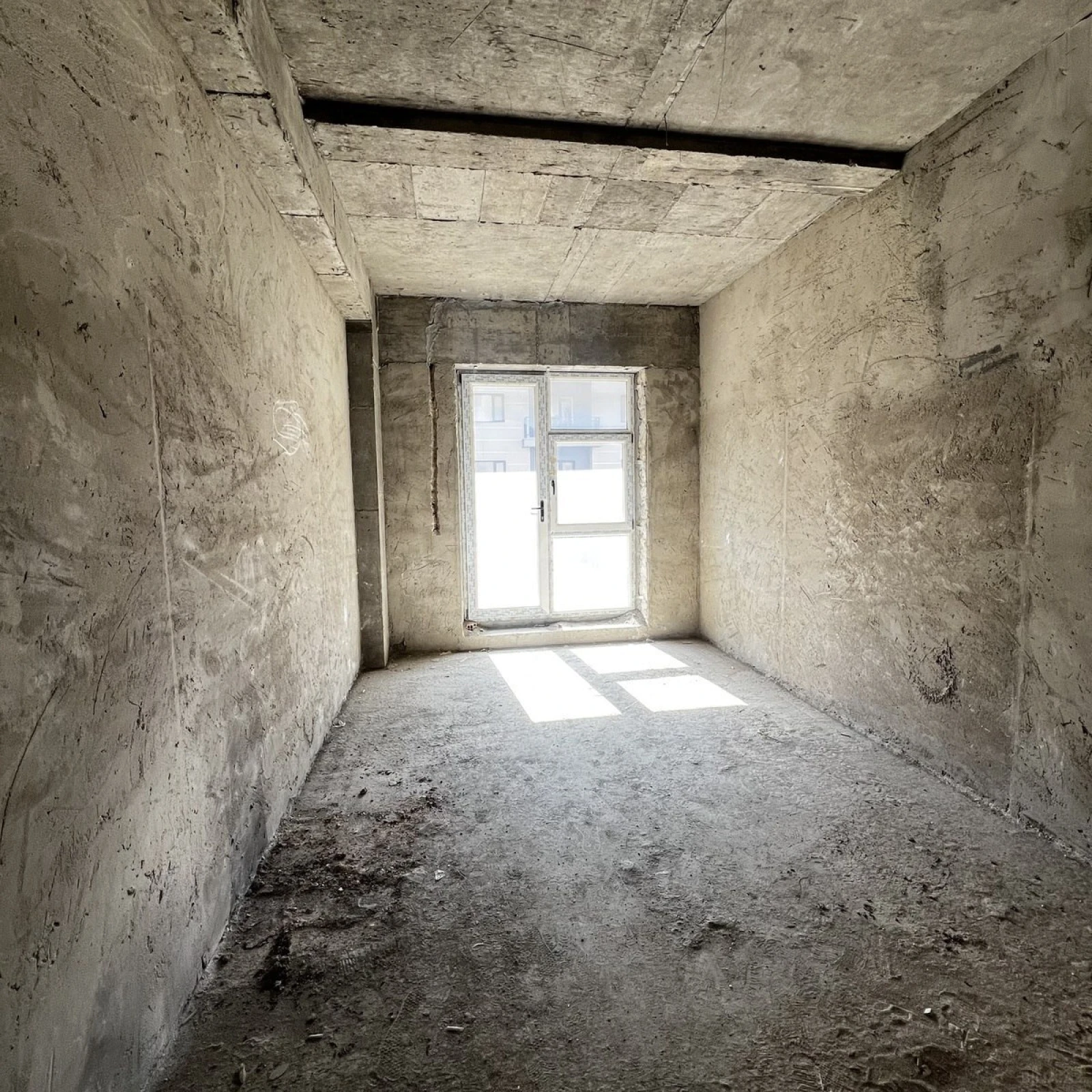 Satılır 3 otaqlı mənzil 140 m²