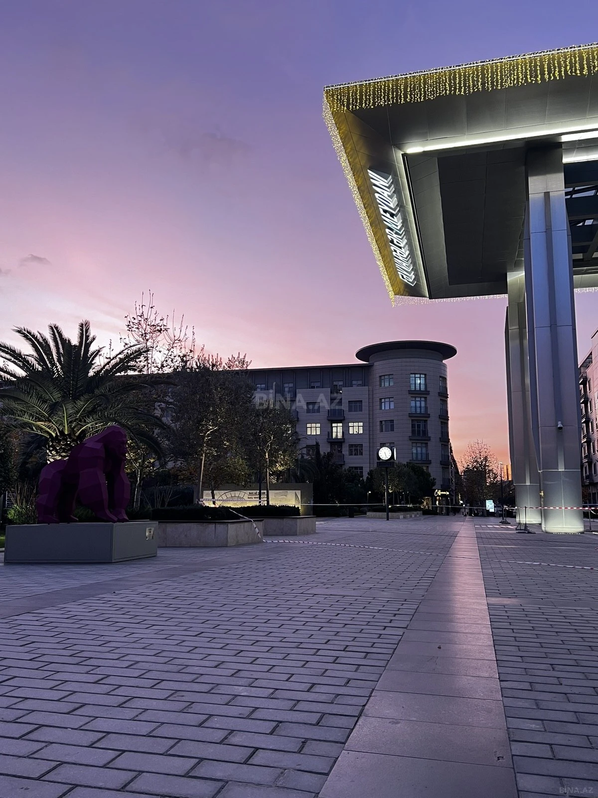 Satılır 3 otaqlı mənzil 140 m²