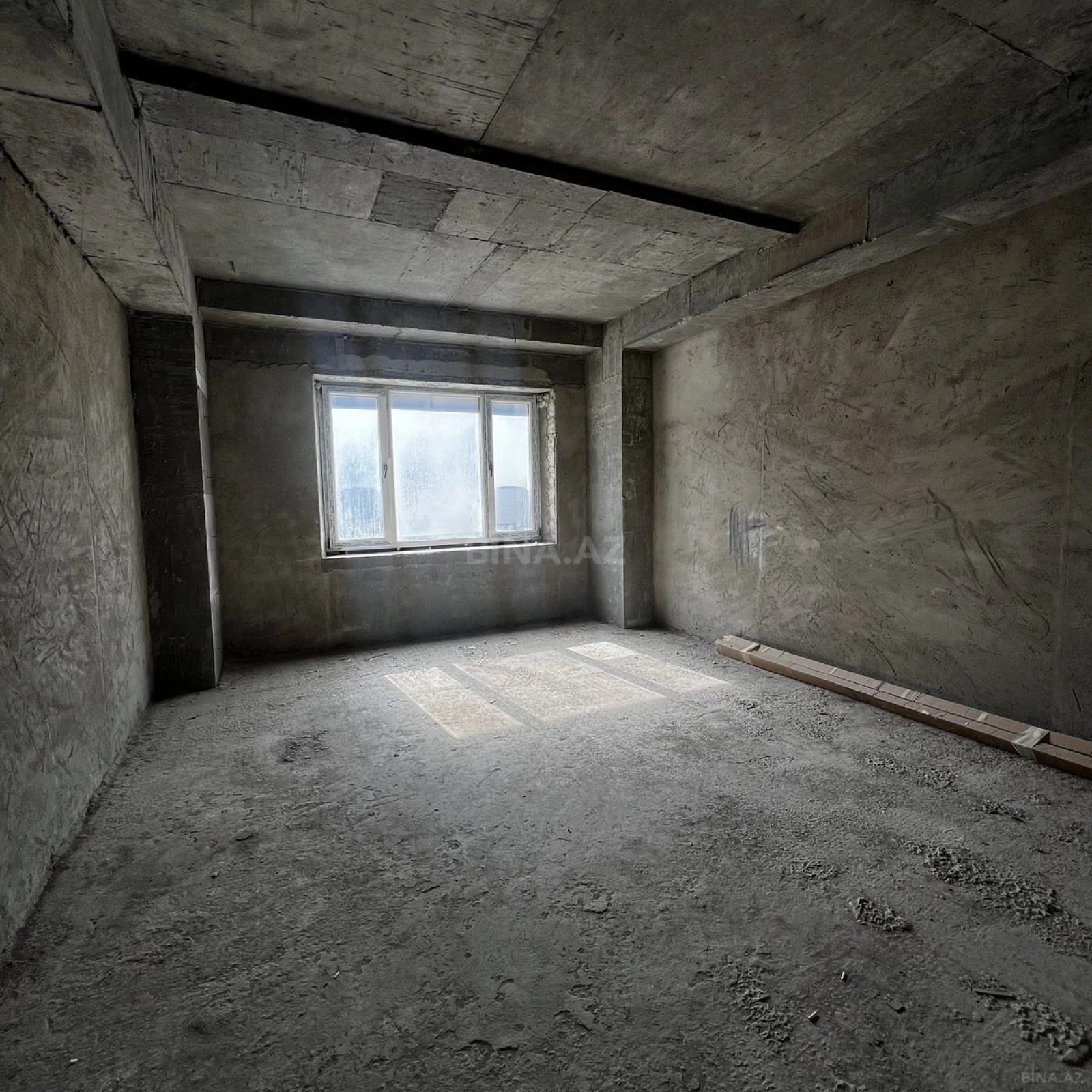 Satılır 3 otaqlı mənzil 140 m²