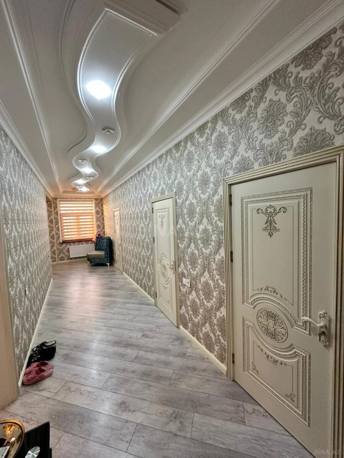 Satılır 9 otaqlı həyət evi 360 m²