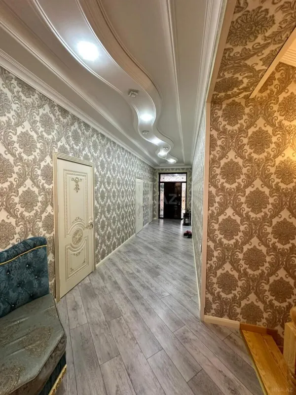 Satılır 9 otaqlı həyət evi 360 m²