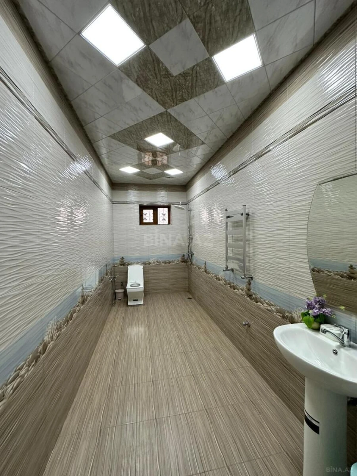 Satılır 9 otaqlı həyət evi 360 m²