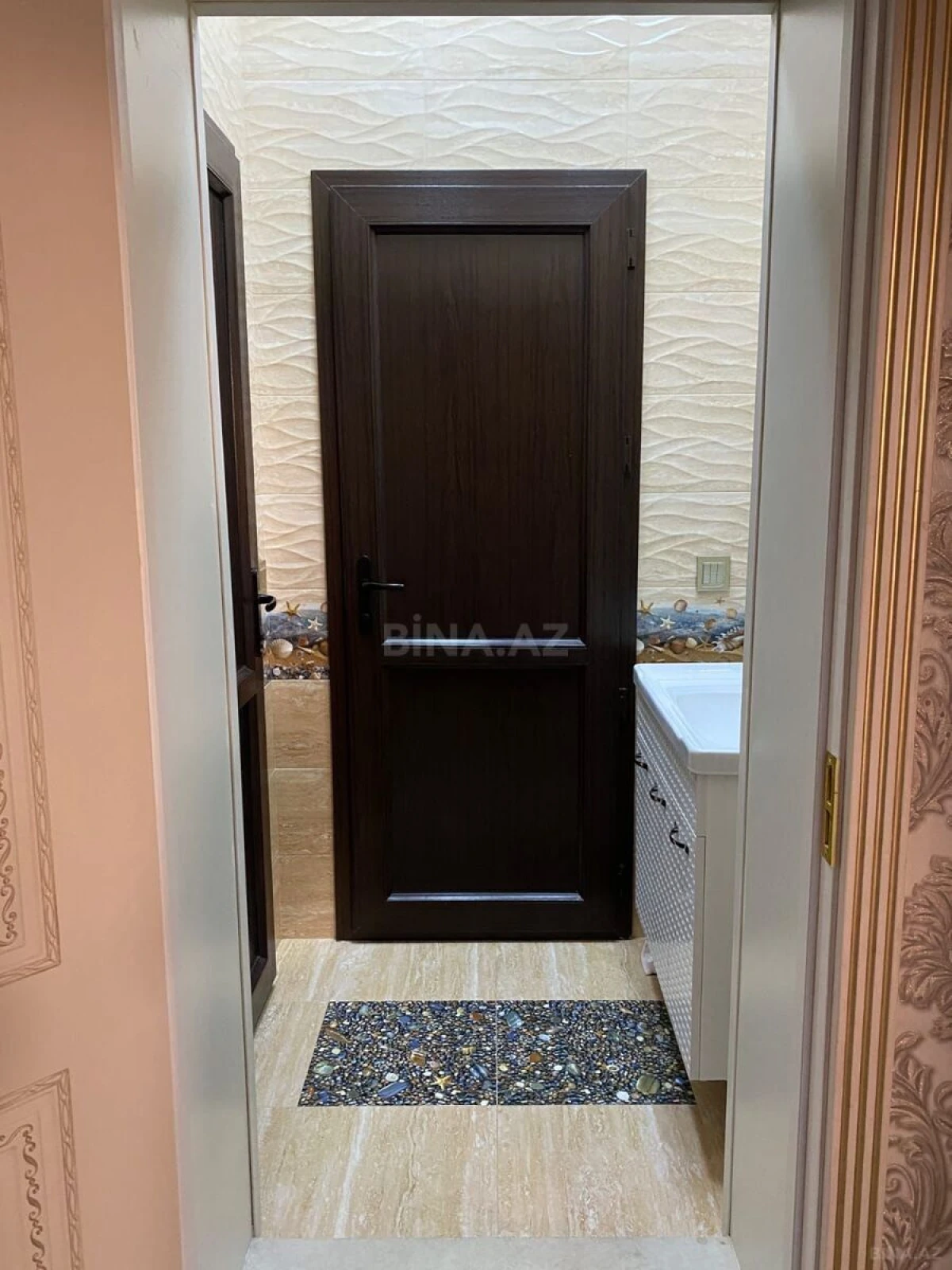 Satılır 9 otaqlı həyət evi 360 m²