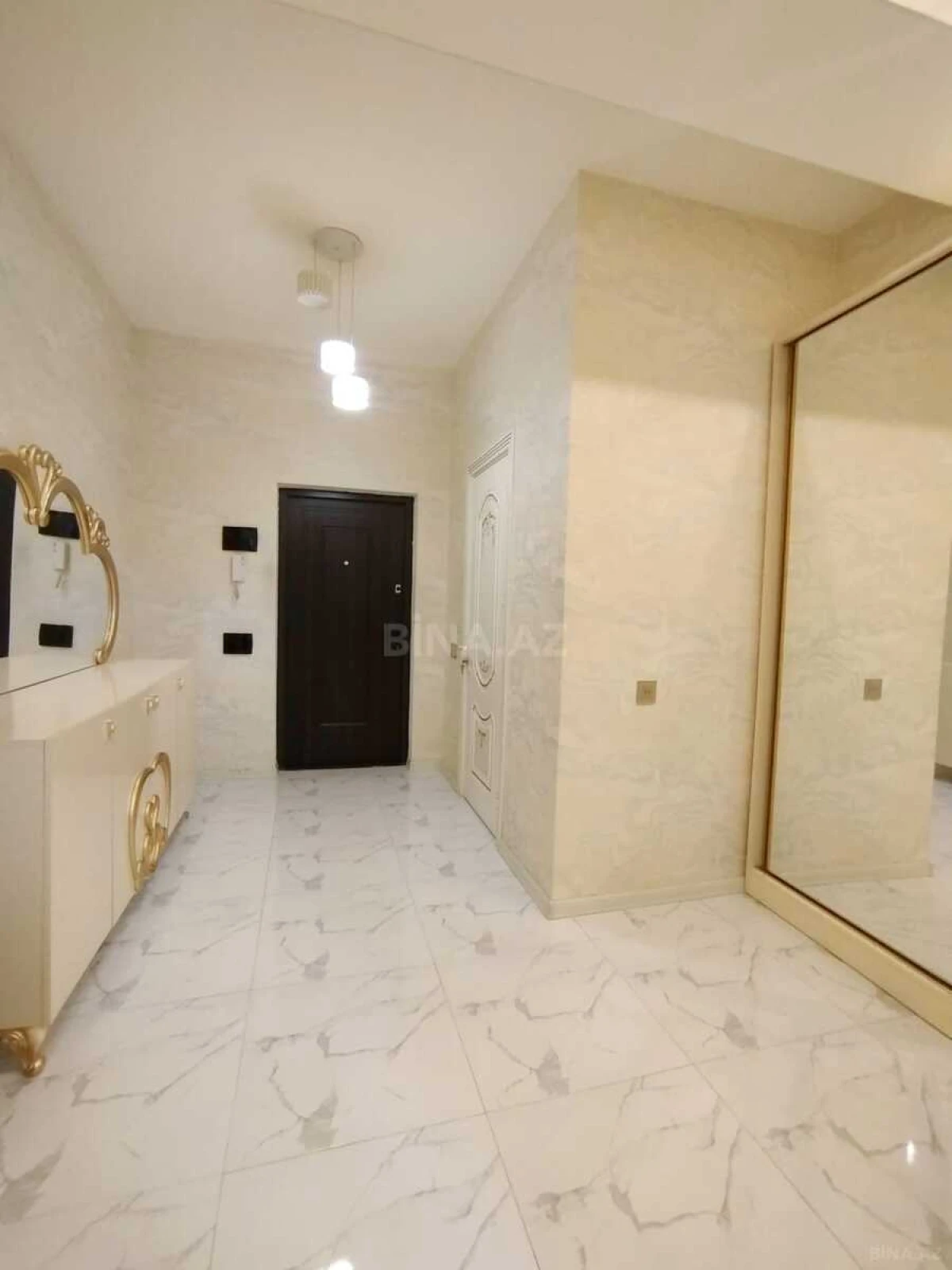 Kirayə verilir 2 otaqlı mənzil 65 m²